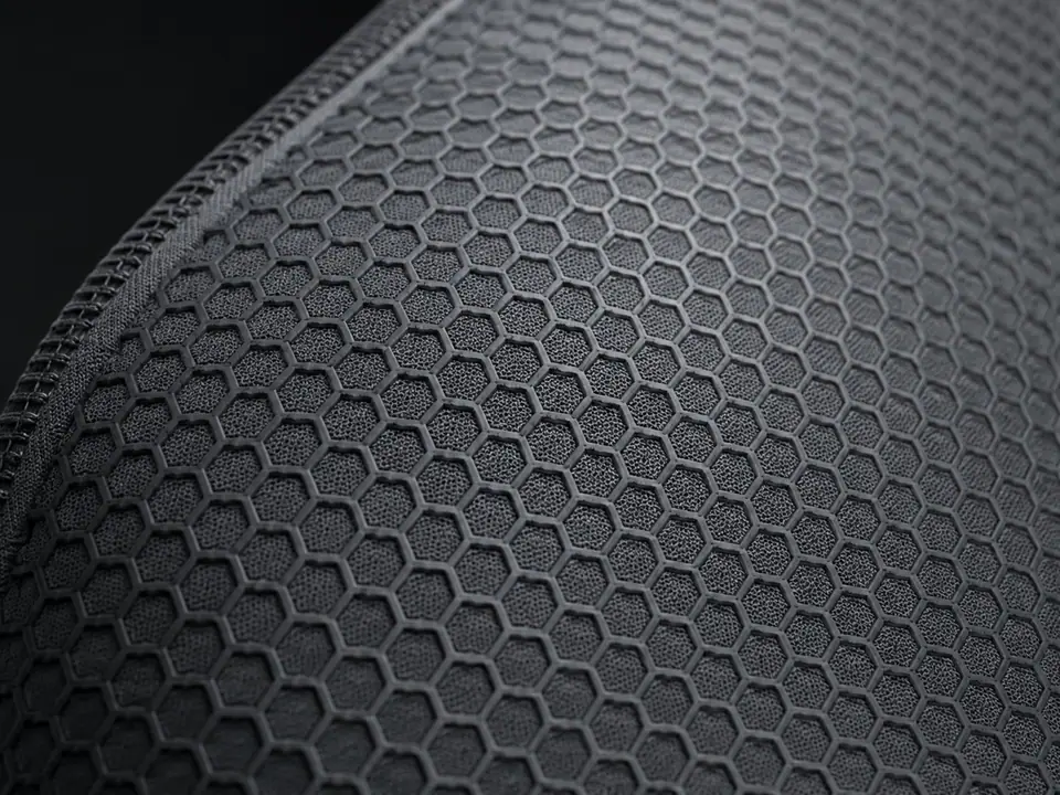 All-over hexagon honeycomb silicone grip pattern